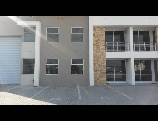 520M² WAREHOUSE TO LET IN AIRPORT INDUSTRIA